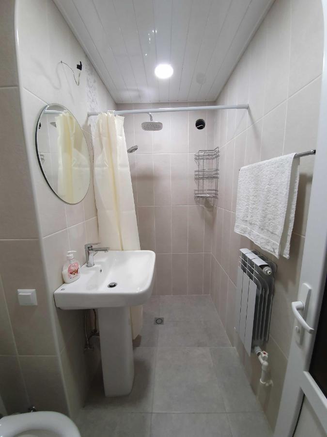 Central Guesthouse ギュムリ エクステリア 写真