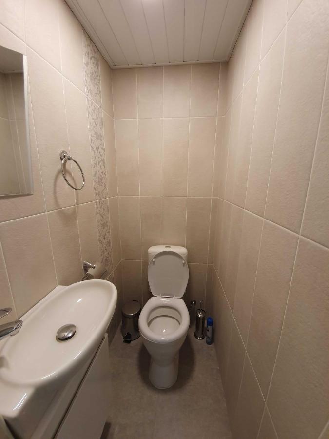 Central Guesthouse ギュムリ エクステリア 写真