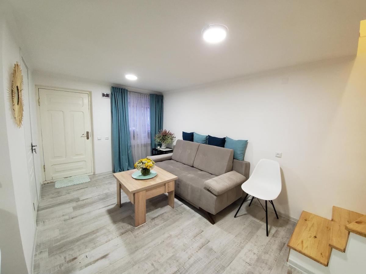 Central Guesthouse ギュムリ エクステリア 写真