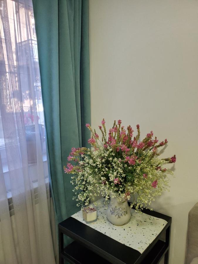 Central Guesthouse ギュムリ エクステリア 写真